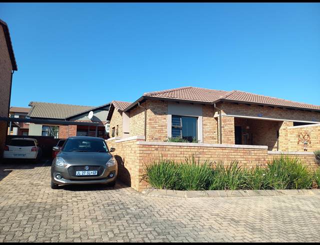 2 BEDROOM SIMPLEX RENTED IN WILGEHEUWEL